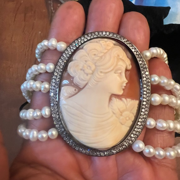 Freshwater pearls Cameo Necklace - Picture 8 of 12